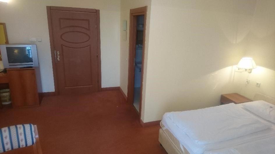 Hotel Vila Ruzica- Glavna Zgrada I Depandanse Криквеница Екстериор снимка