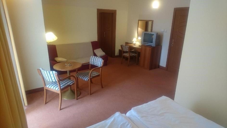 Hotel Vila Ruzica- Glavna Zgrada I Depandanse Криквеница Екстериор снимка