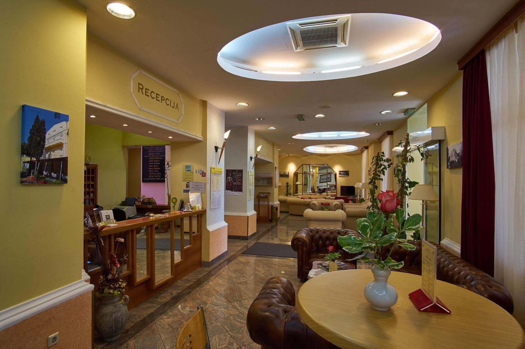 Hotel Vila Ruzica- Glavna Zgrada I Depandanse Криквеница Екстериор снимка
