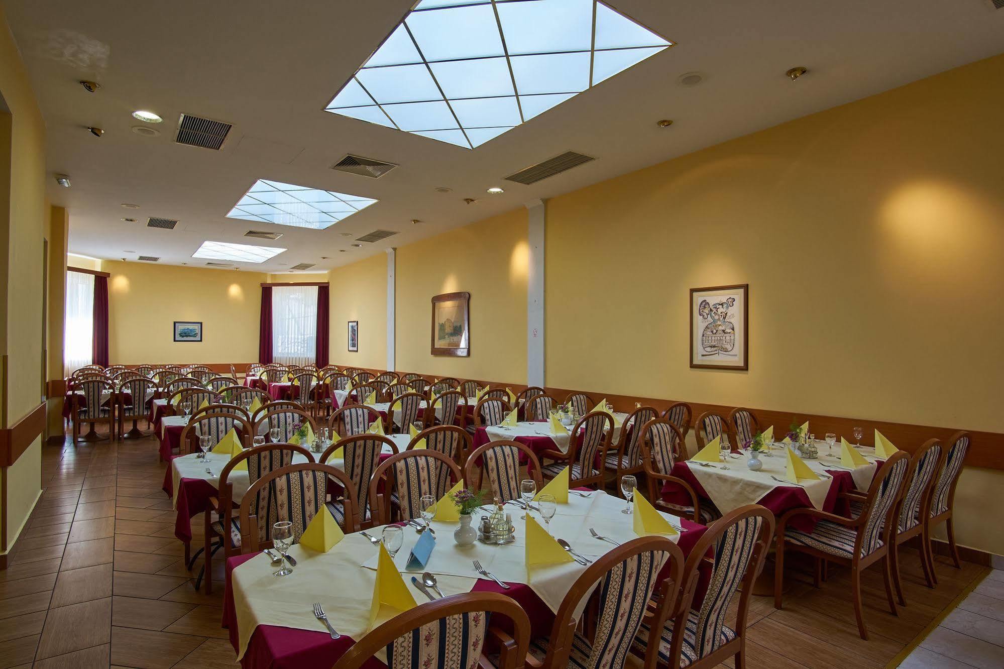Hotel Vila Ruzica- Glavna Zgrada I Depandanse Криквеница Екстериор снимка